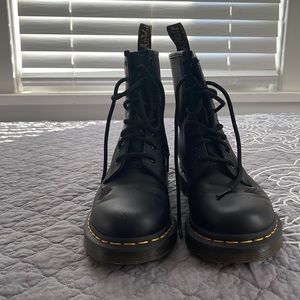 Doctor martens Vonda size 7 boots